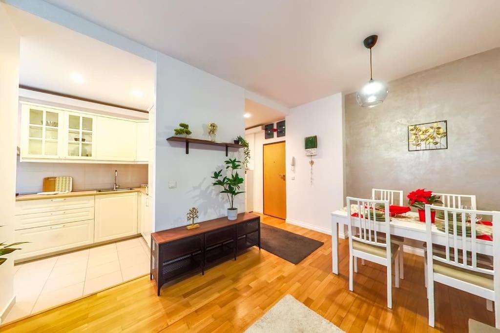 Old Town Spacious Apartment Bukarest Exterior foto